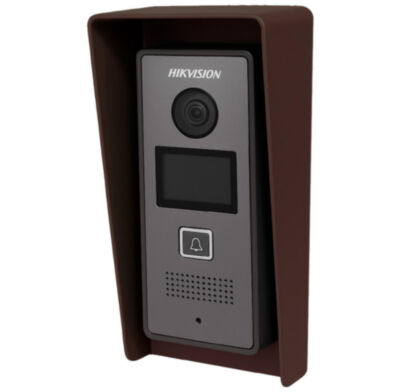 Козырек для видеодомофона Hikvision уличный, защитный, для Hiwatch и iFLOW, коричневый, 3D-печать, пластик Специально разработанный защитный козырёк для вызывных панелей Hikvision, Hiwatch, iFlow серии DS-KV (включая DS-KV6xxx и другие модели с габаритами _140x60 мм) обеспечивает надёжную защиту от дождя, снега, пыли и прямых солнечных лучей, предотвращая перегрев и продлевая срок службы оборудования; благодаря точной геометрии — внутренней ширине 63 мм и габаритам 150x78x45 мм — он плотно и аккуратно охватывает панель без зазоров и перекосов, сохраняя 100 % функциональность камеры, ИК-подсветки и сенсорной зоны; изготовлен из прочного и морозостойкого PETG-пластика (рабочий диапазон температур _40 °C…+70 °C), устойчивого к атмосферным воздействиям и сохраняющего цвет и форму годами; богатый цвет «тёмный шоколад» (коричневый шоколадный) придаёт изделию солидный, благородный вид и идеально сочетается с натуральными материалами — деревом, кирпичом, бетоном, металлом и тёплыми оттенками пластика, органично вписываясь в архитектуру загородных домов, коттеджных посёлков и современных коммерческих объектов; монтаж прост и надёжен — крепёжные отверстия расположены с учётом стандартных интервалов, обеспечивают устойчивую фиксацию на любых поверхностях и сохраняют лаконичную, профессиональную эстетику установки.