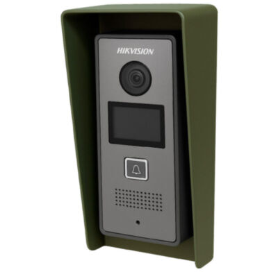 Козырек для видеодомофона Hikvision уличный, защитный, для Hiwatch и iFLOW, зеленый, 3D-печать, пластик Специально разработанный защитный козырёк для вызывных панелей Hikvision серии DS-KV (включая DS-KV6xxx и другие модели с габаритами _140x60 мм) обеспечивает надёжную защиту от дождя, снега, пыли и прямых солнечных лучей, предотвращая перегрев и продлевая срок службы оборудования; благодаря точной геометрии — внутренней ширине 63 мм и габаритам 150x78x45 мм — он плотно и аккуратно охватывает панель без зазоров и перекосов, сохраняя 100 % функциональность камеры, ИК-подсветки и сенсорной зоны; изготовлен из прочного и морозостойкого PETG-пластика (рабочий диапазон температур _40 °C…+70 °C), устойчивого к атмосферным воздействиям и сохраняющего цвет и форму годами; естественный оттенок хаки (матовый «зелёный хаки» / «эко-зелёный») мягко перекликается с природными материалами — деревом, кирпичом, камнем, бетоном и металлом в состаренном исполнении, гармонично вписываясь в архитектуру загородных усадеб, деревянных фасадов, садовых ограждений, парков и рекреационных зон; монтаж прост и надёжен — крепёжные отверстия расположены с учётом стандартных интервалов, обеспечивают устойчивую фиксацию на любых поверхностях и сохраняют лаконичную, профессиональную эстетику установки, не нарушая визуальной целостности ландшафта.
