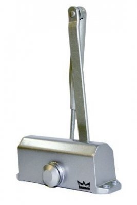 Доводчик дверной Dorma TS77 EN4 с рычагом (серый) Дверной доводчик двусторонний тип: "шестерня-рейка" со складным рычагом. Вес двери до 90 кг.
